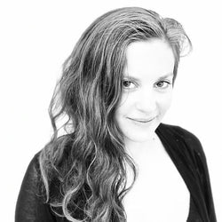 Niki Davis-Fainbloom MA